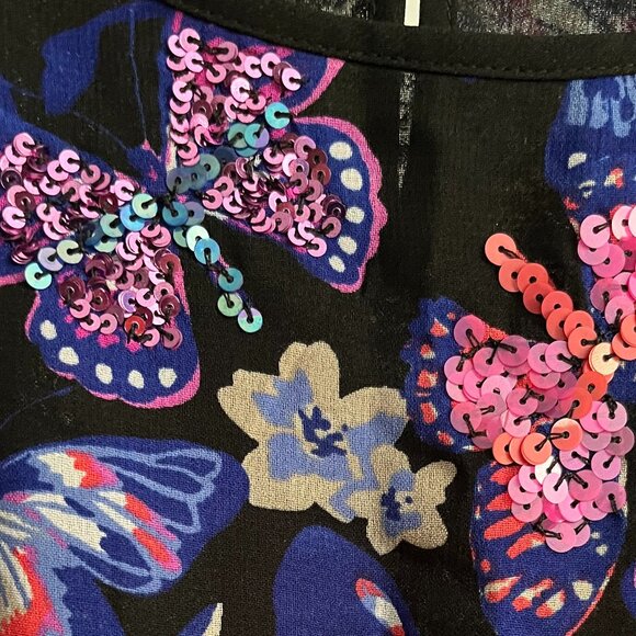 BNWT INC Urban Chic Sequin Twin Butterfly Purple Pink cold shoulder blouse (XL) - Picture 2 of 9